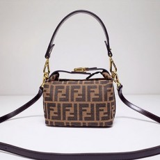 펜디 FENDI 숄더백 FD0687